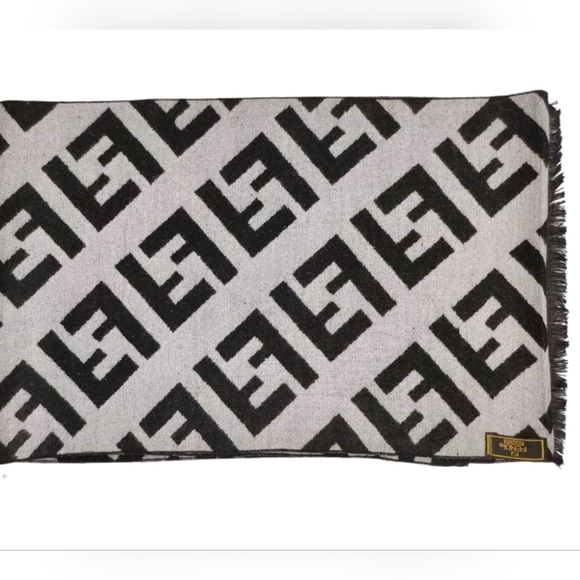 🧧NWOT Fendi Zucca Cashmere Scarf🥎GIFT - Picture 6 of 8
